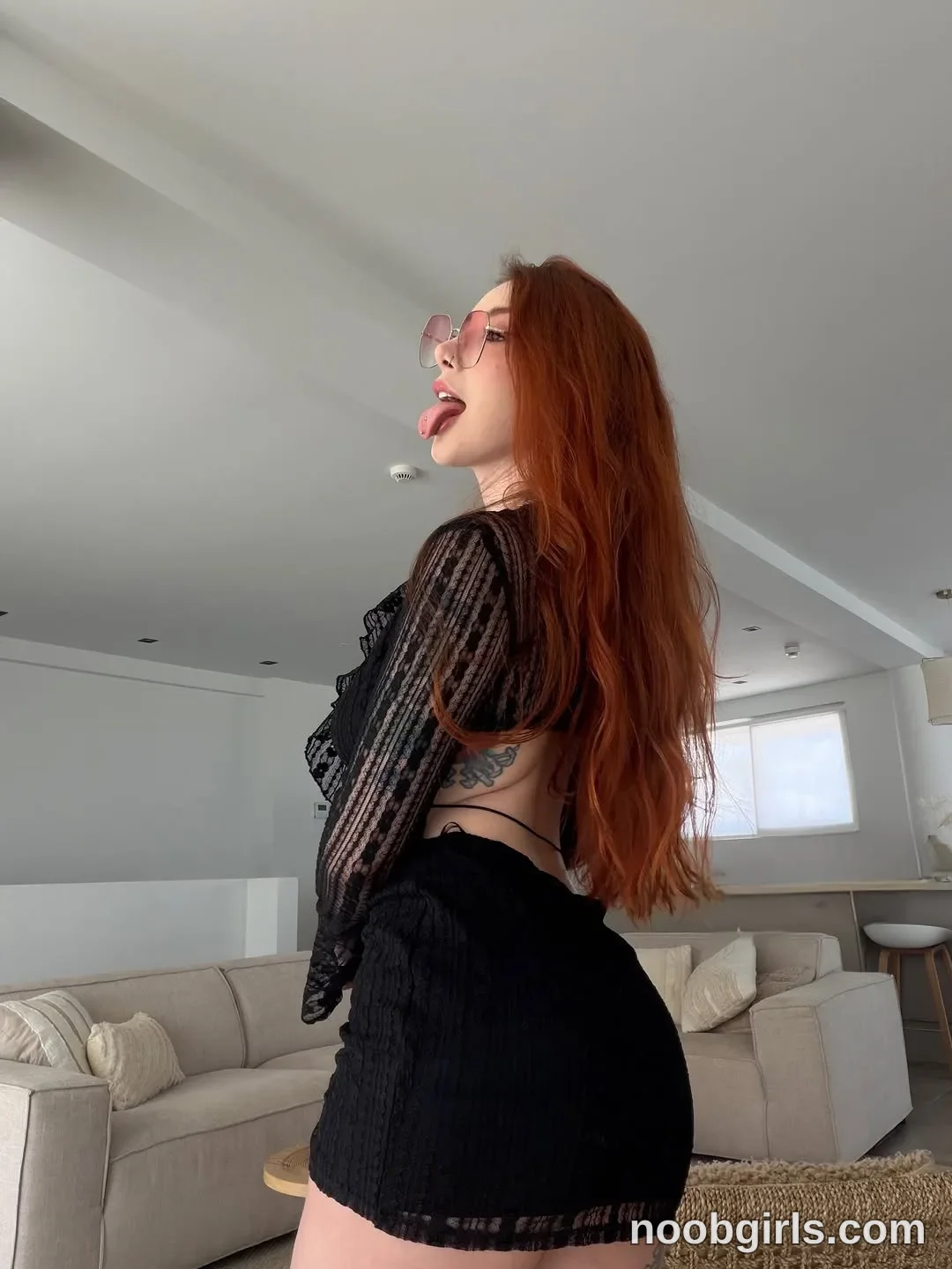 Alicia (@thecosmicgirl) — "Trágame tierra y escúpeme allá de nuevo 🥺✨"