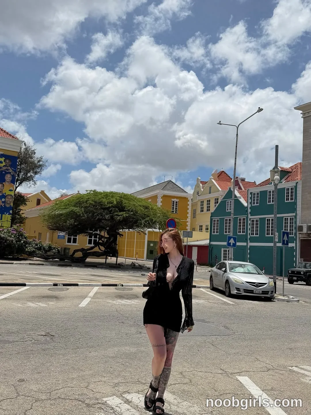 Alicia (@thecosmicgirl) — "Trágame tierra y escúpeme allá de nuevo 🥺✨"