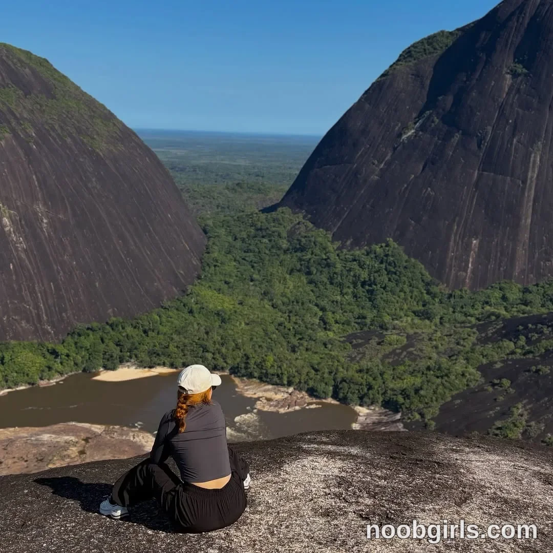Goddess Paula (@thegingerp) — "Las Montañas de los dioses" in Cerros del Mavicure