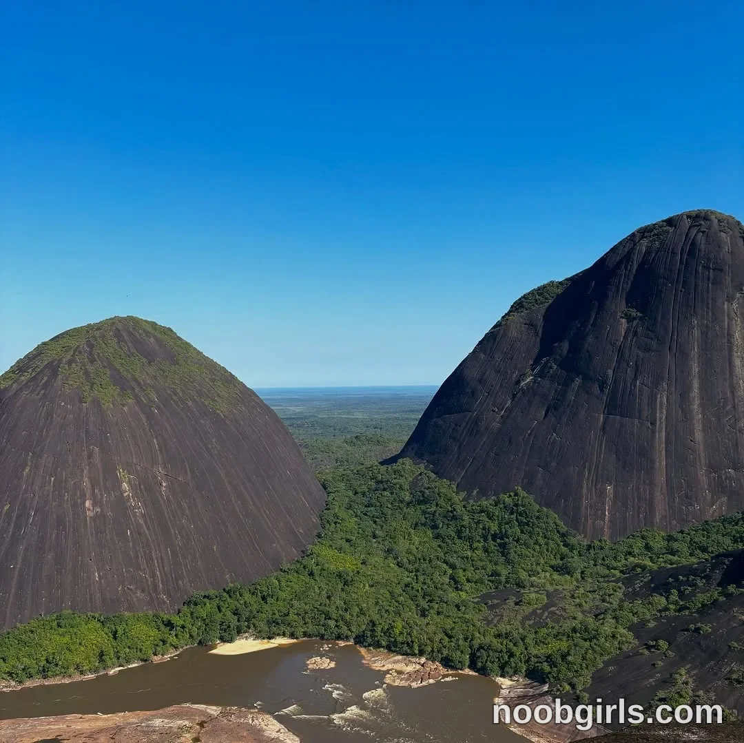 Goddess Paula (@thegingerp) — "Las Montañas de los dioses" in Cerros del Mavicure