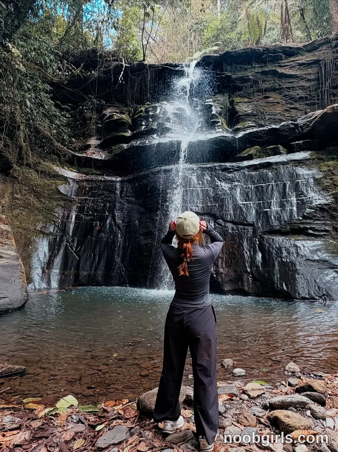 Goddess Paula (@thegingerp) — "Agüita bien fría en la montaña 🤍🍃"