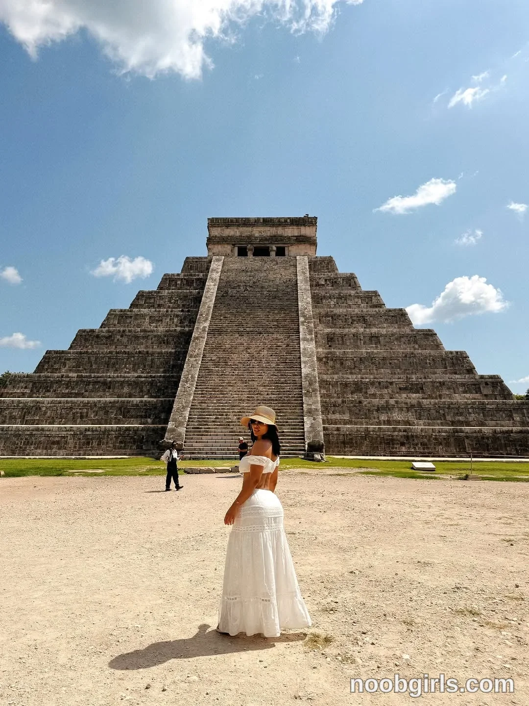 Val (@valeria_orozco) in Chichen Itza Yucatán