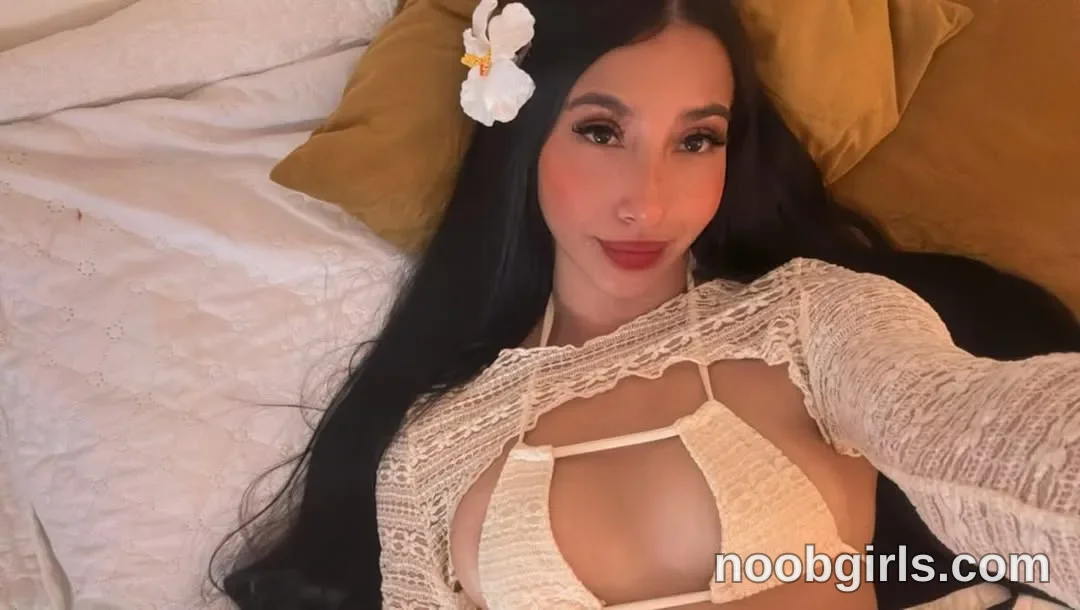 Valeria (@valeriacol) in Colombia