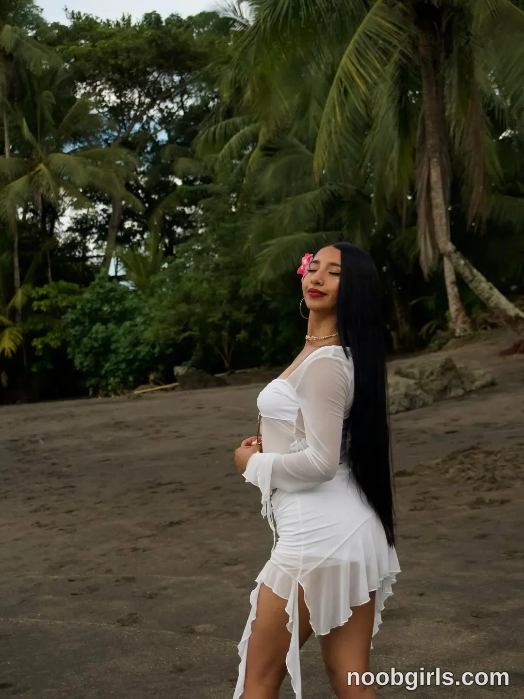 Valeria (@valeriacol) — "Momentos que me faltaron subir 🤍" in Nuquí