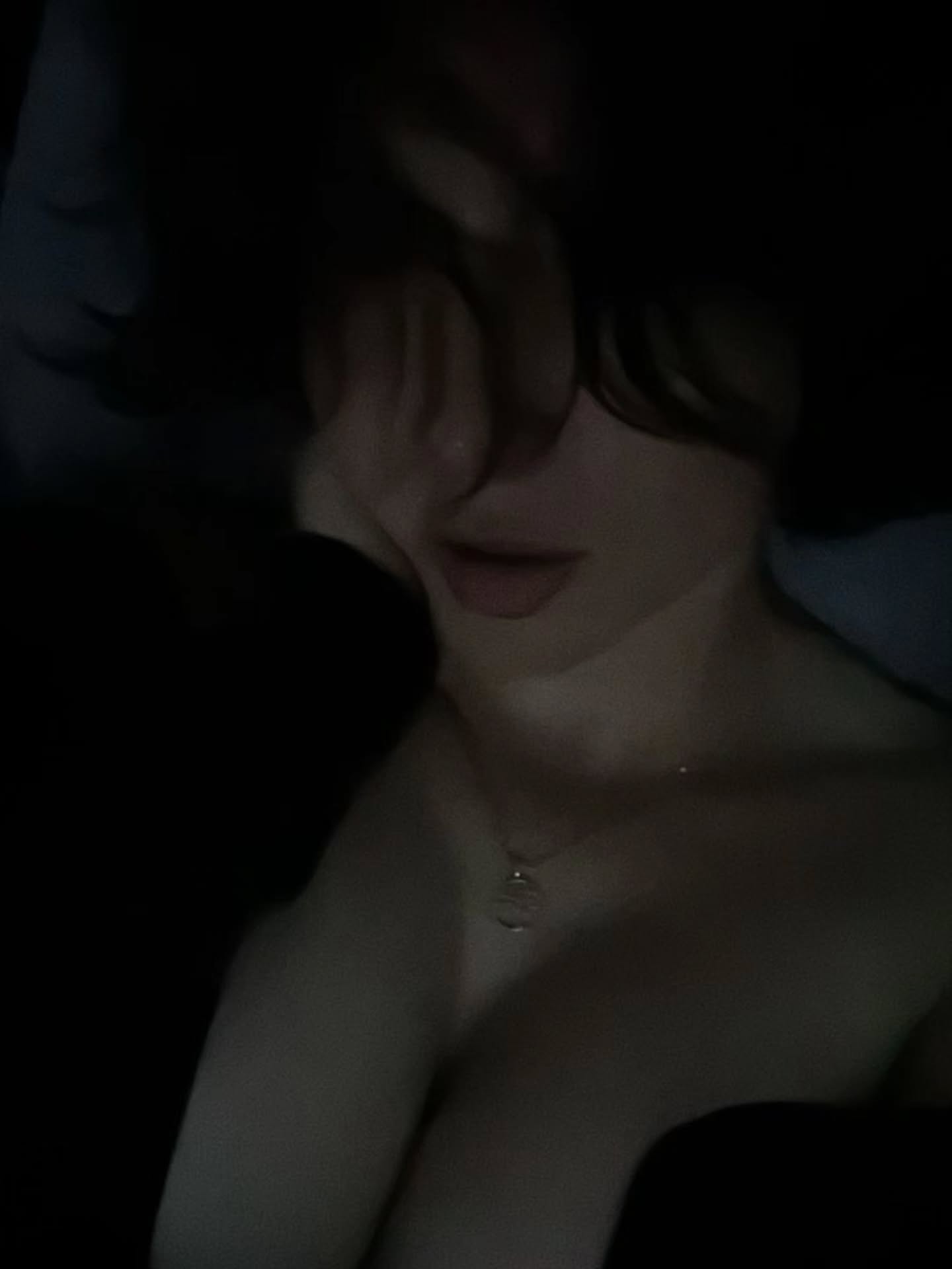vanandjuani exclusive photo gallery image #3 — Chaturbate streamer profile