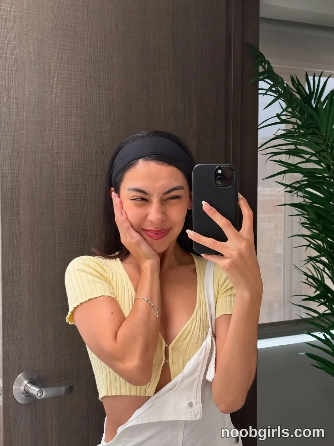 Annabet (@vanilla_velvet) — "It was a nice month 💋"