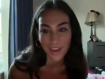 venessaempire streaming live frame — Chaturbate cam girl