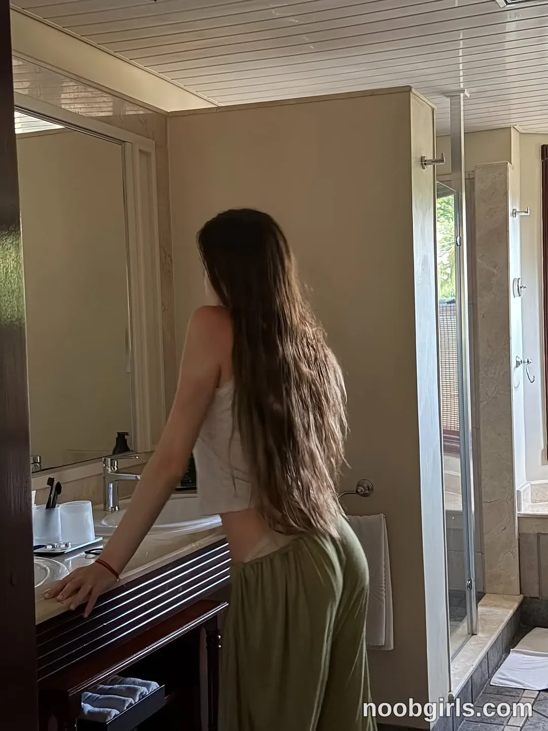 Vi (@vi_world) — "Morning routine"