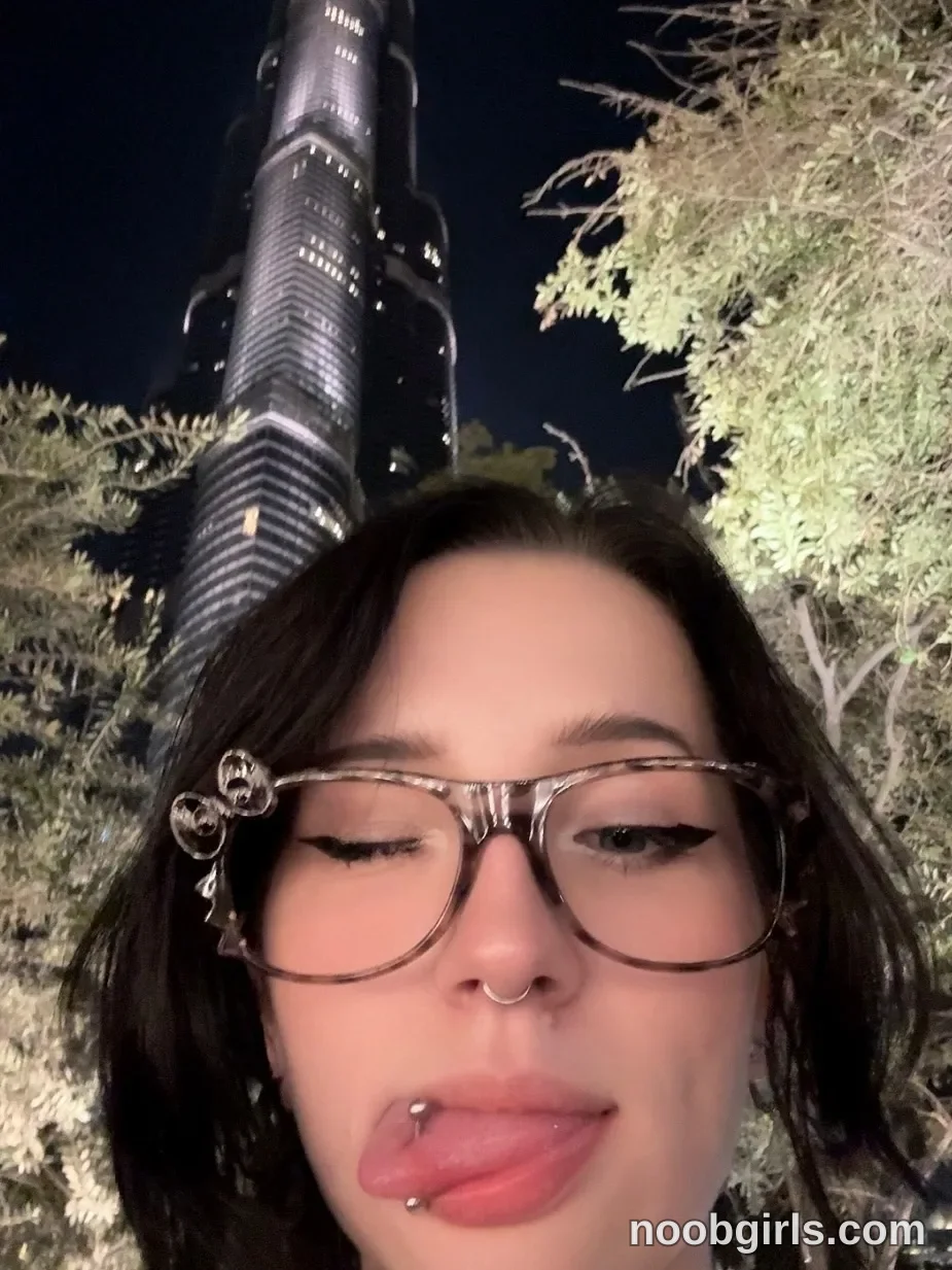vivian_qwerty Facing the camera with one eye closed