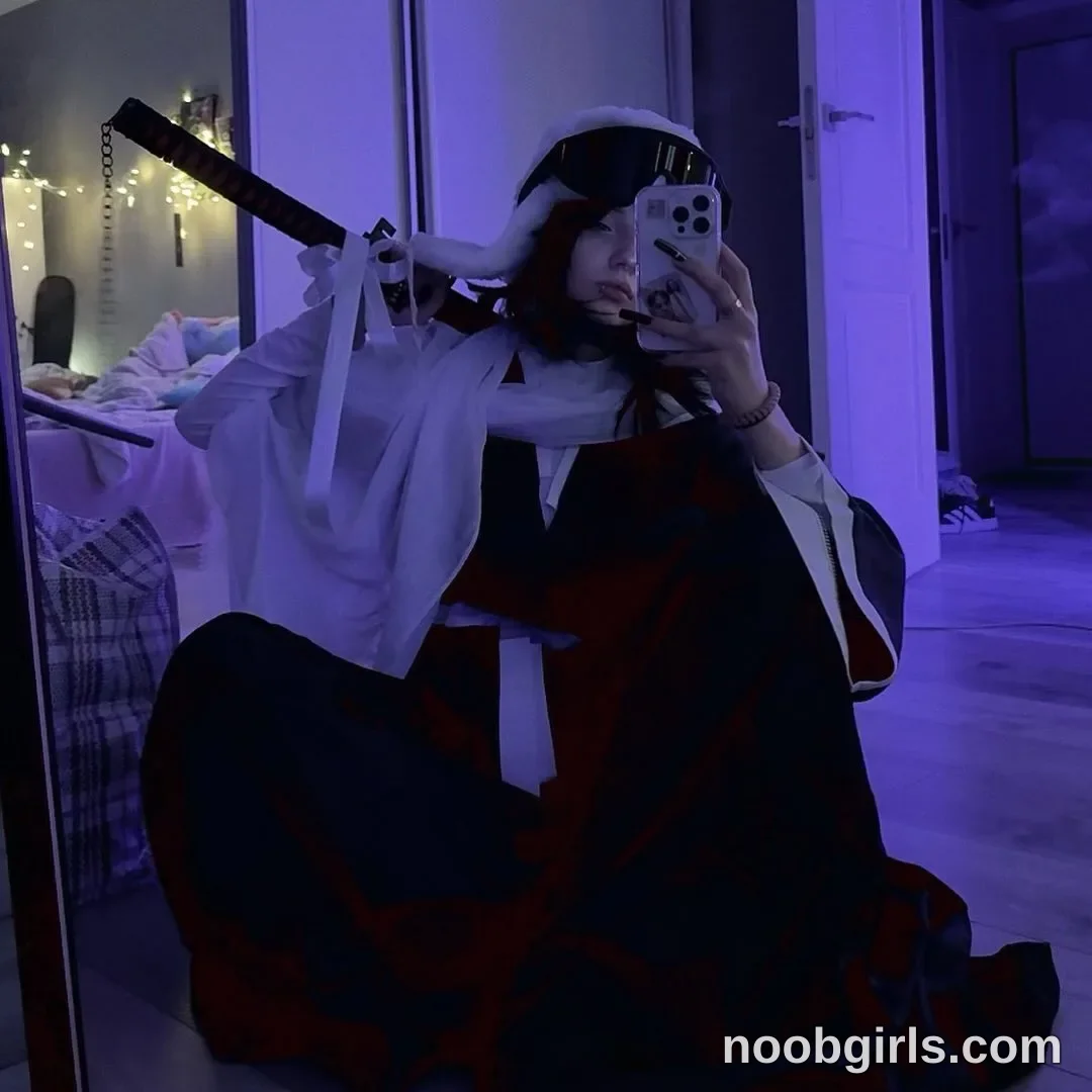 vivian_qwerty exclusive photo gallery image #3 — Chaturbate streamer profile