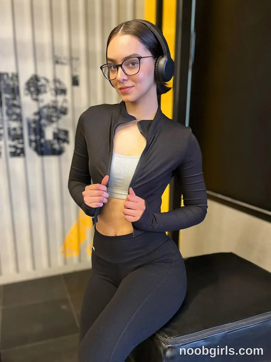 Wale (@whatpeachy) — "Unas foticos del entreno de hoy 💛"