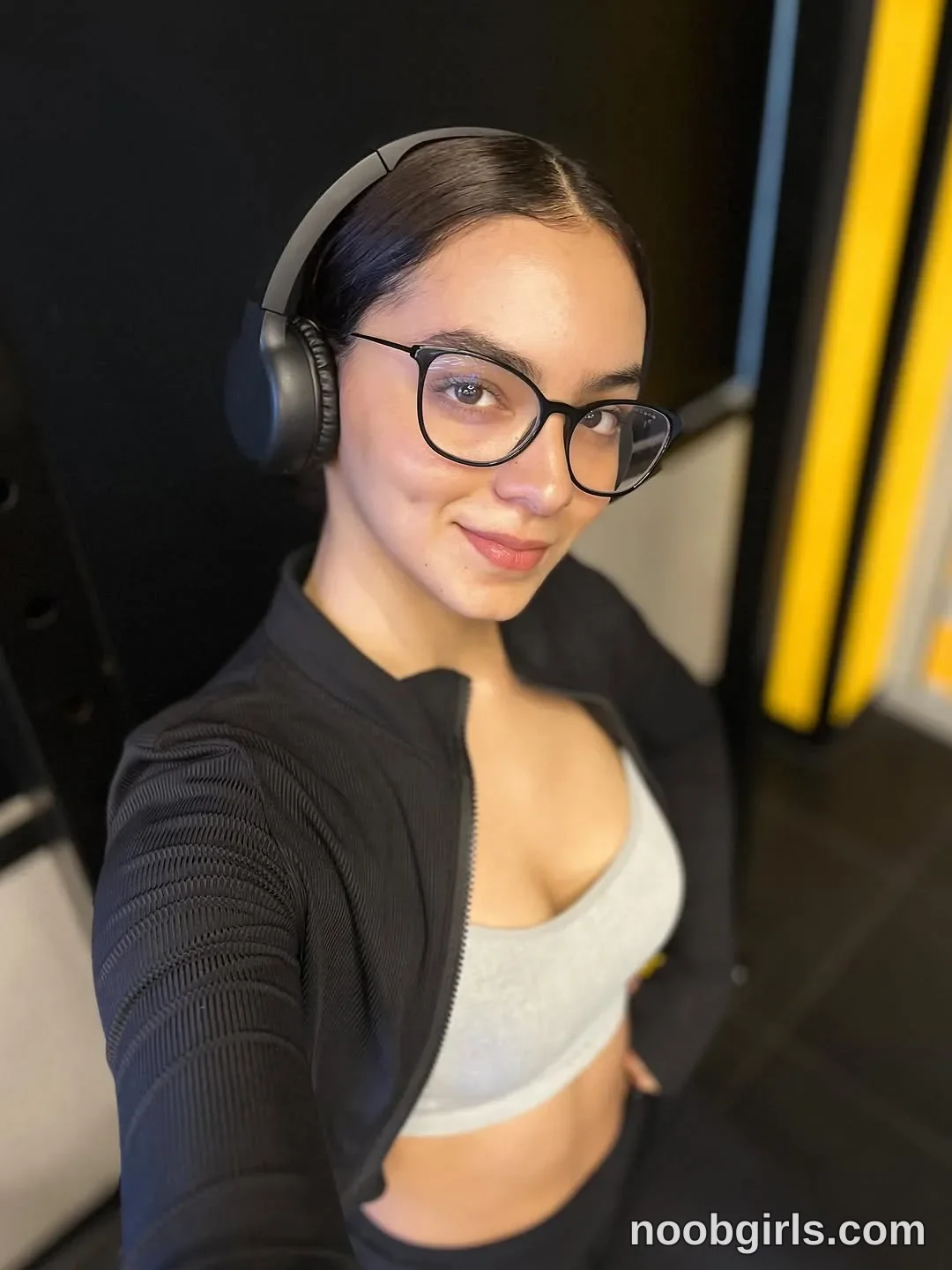 Wale (@whatpeachy) — "Unas foticos del entreno de hoy 💛"