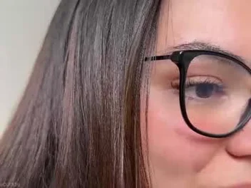 whatpeachy webcam live moment — Chaturbate cam girl