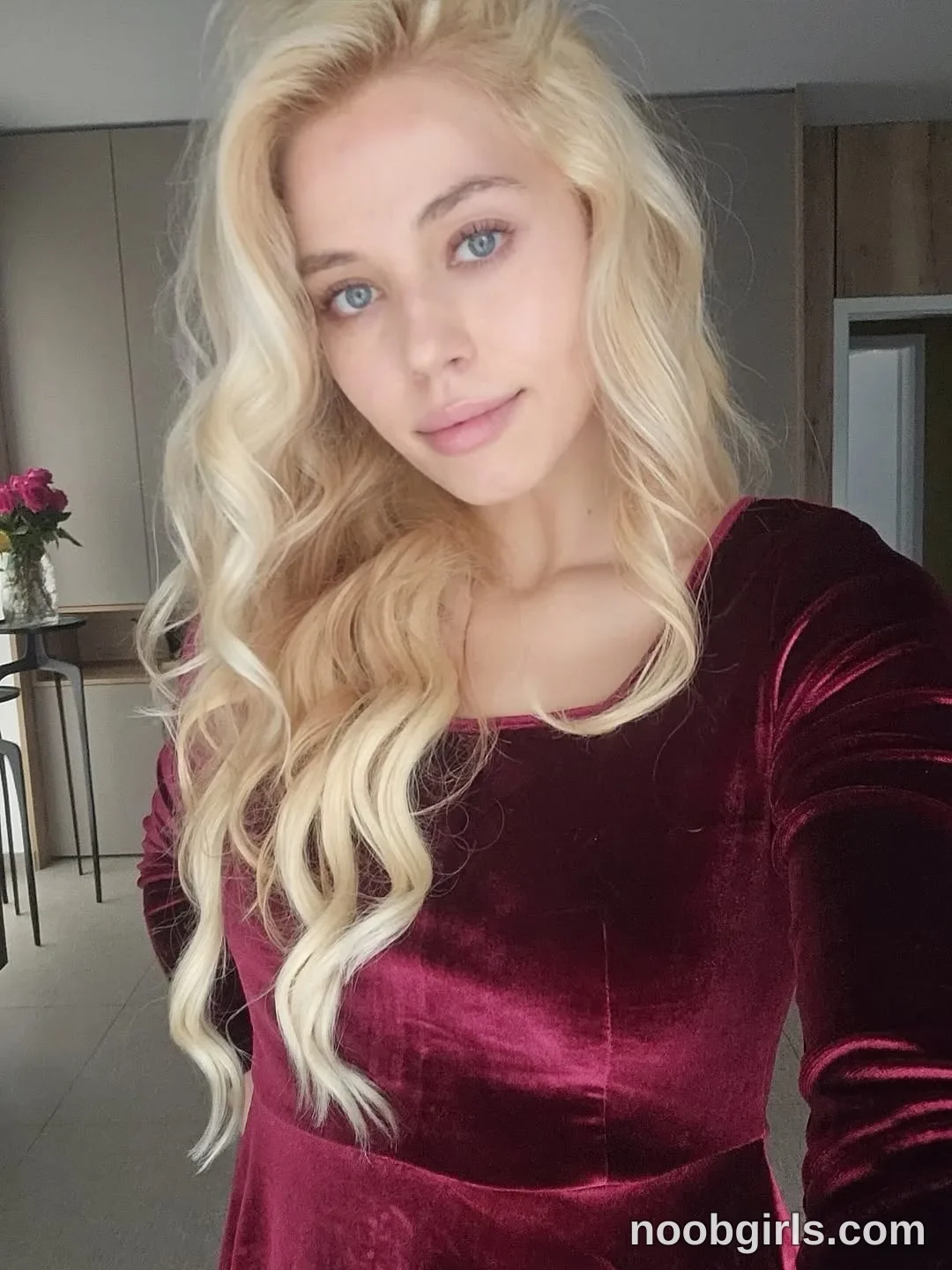 Maria R kiss (@wonderfulangel) — "Love is in the air 🥰💕😘🩷😍💋"