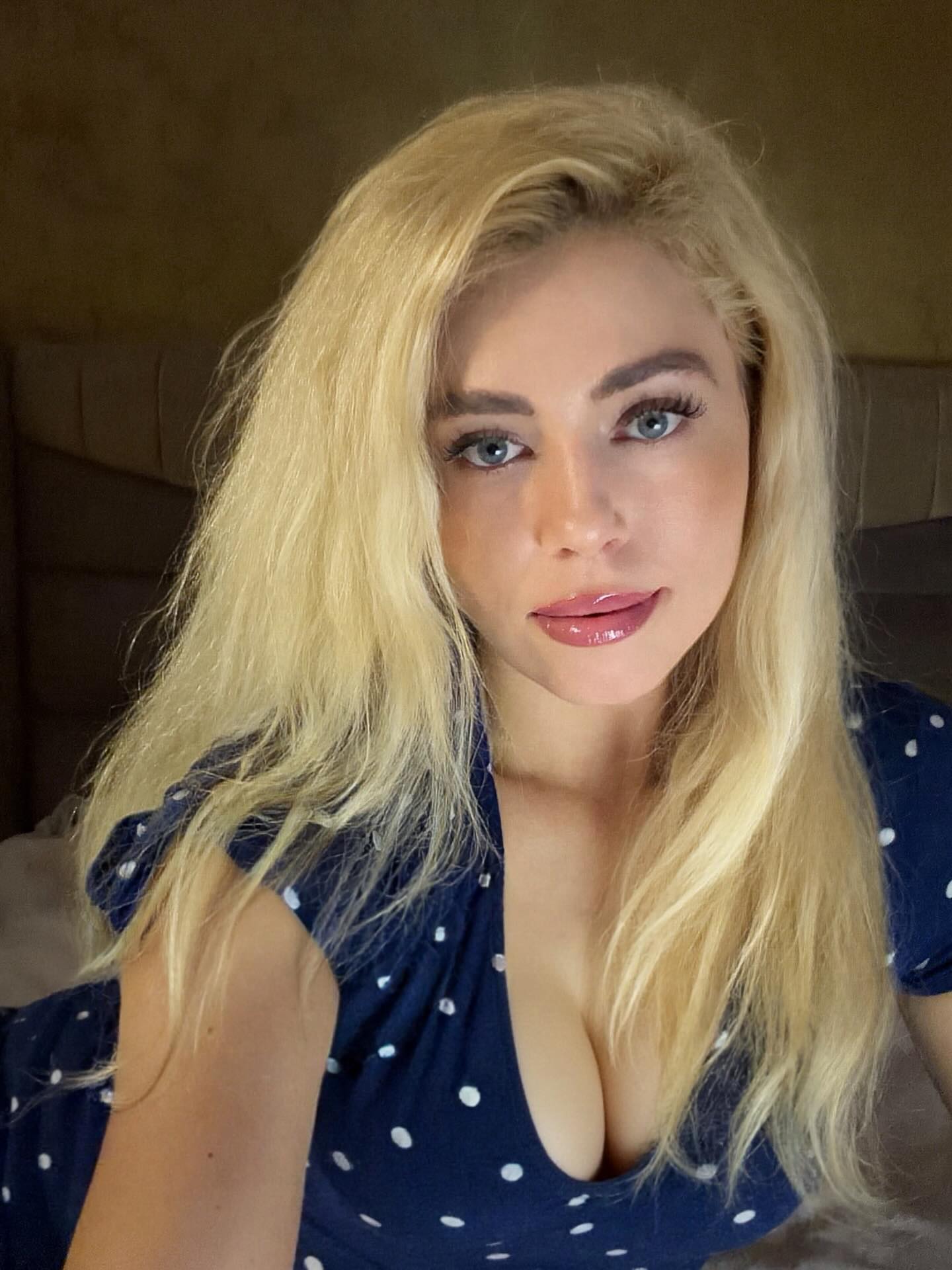 wonderfulangel (@wonderfulangel) high-res photoshoot photo #13 — Chaturbate cam model gallery