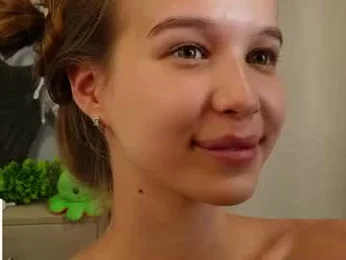 yeepshyy streaming live frame — Chaturbate cam girl
