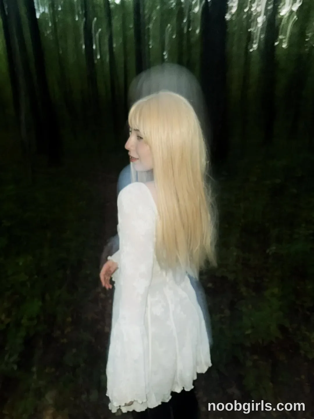 Misa (@yukimisa) — "walk in the forest"