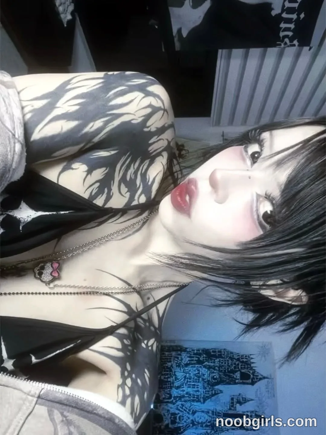 SOPHIE (@zombieeporcelainex) — "just a kitten gotta handle me ⛏️ . . . . . . ."
