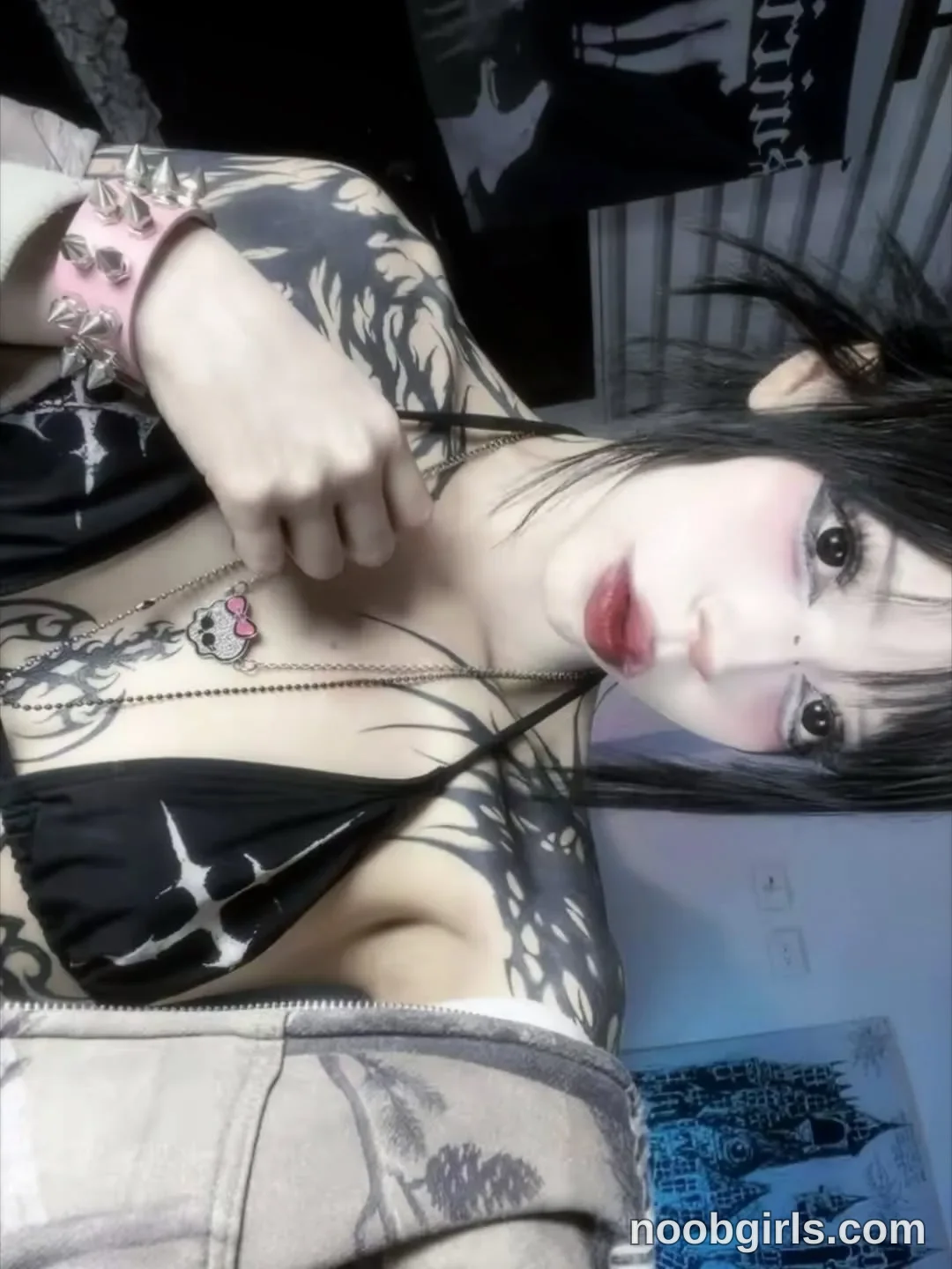 SOPHIE (@zombieeporcelainex) — "just a kitten gotta handle me ⛏️ . . . . . . ."